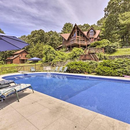 Private Guest House With Deck And Spectacular Views! Uncasville Buitenkant foto
